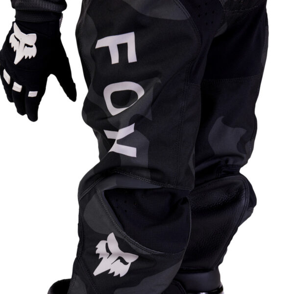 Spodnie FOX JUNIOR 180 BNKR BLACK CAMO - obrazek 5
